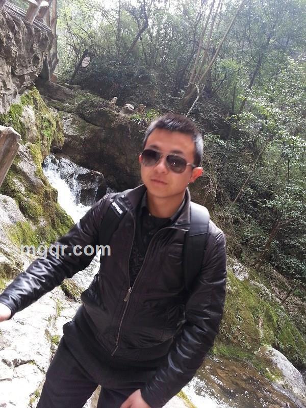 心里有个圈的头像