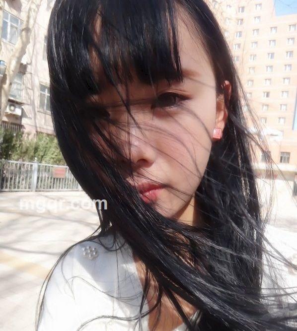肋骨四寸处的头像