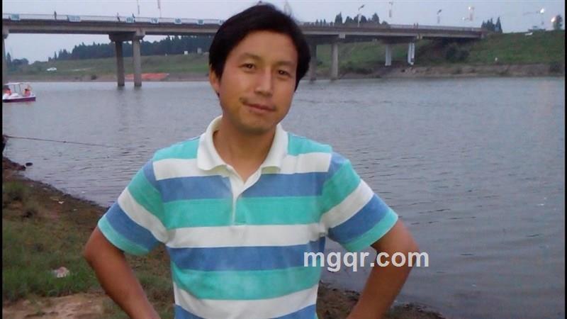 浅蓝色的云的头像