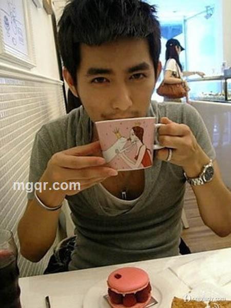 被爱伤过的人灬的头像