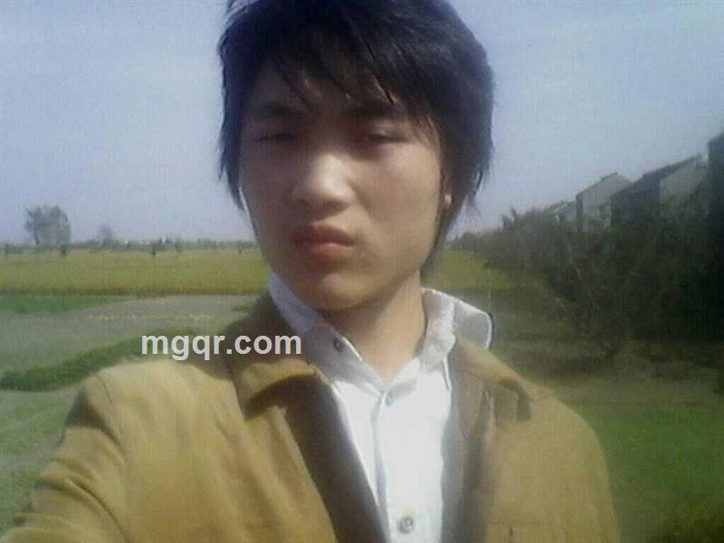 阳光下微笑的头像