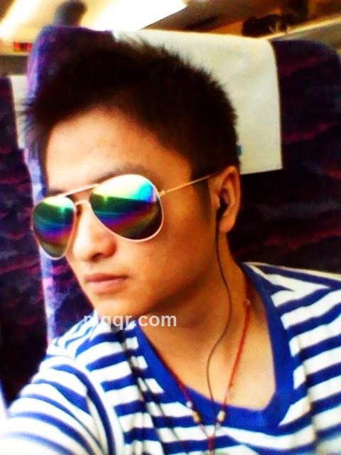 易秋山年末的头像