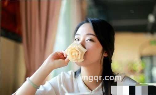 紫色郁金香。。的头像