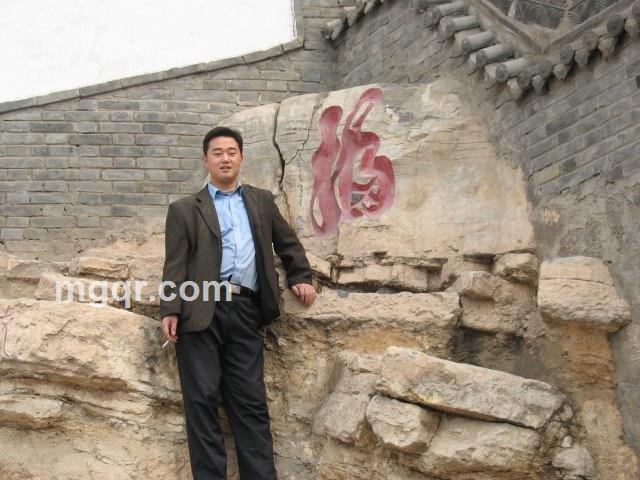 都市夜更人的头像