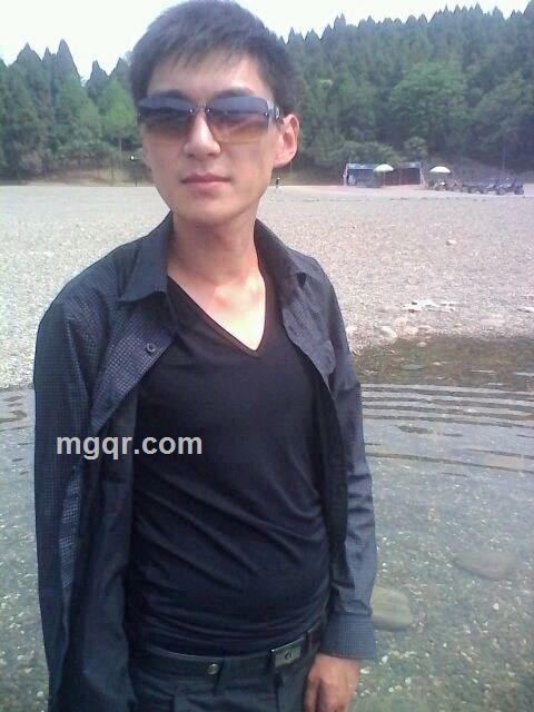 金色的色的头像