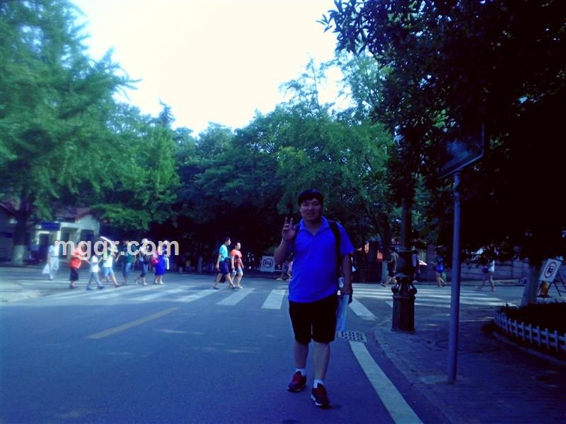 孤独男人的头像