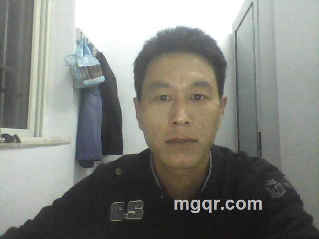 误入菊花深处的头像