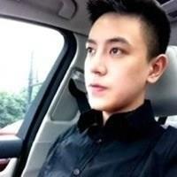 强壮男子的头像