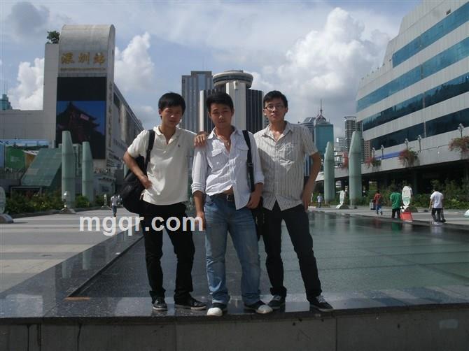 嘿嘿很爱很爱的头像