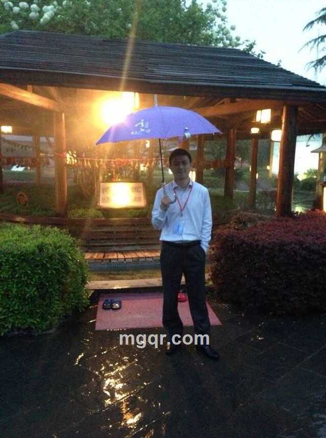 深情相拥的头像