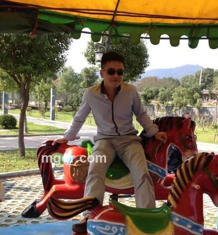 裸奔小猪的头像