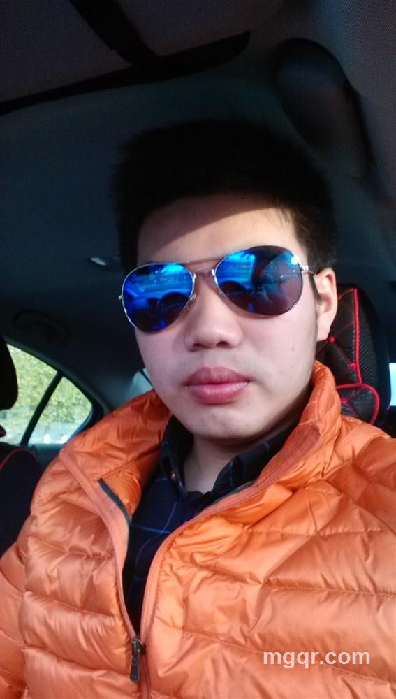 趴在墙头等红杏的头像