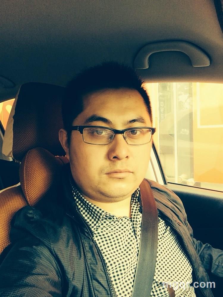 红色石头的头像