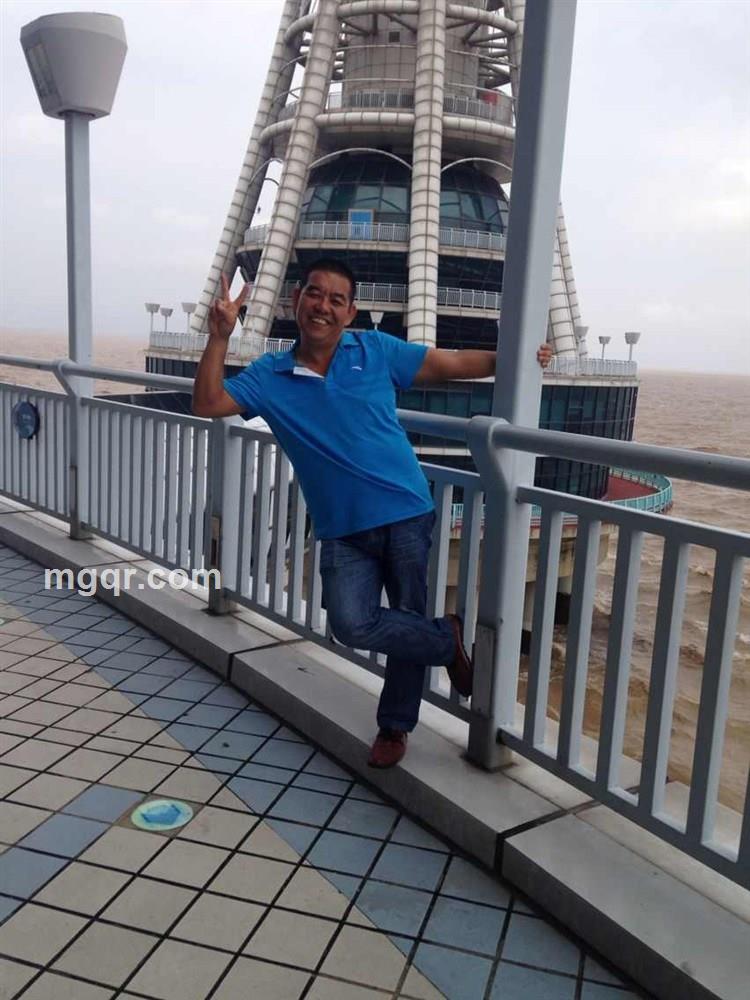 抽着雪夹看日出的头像