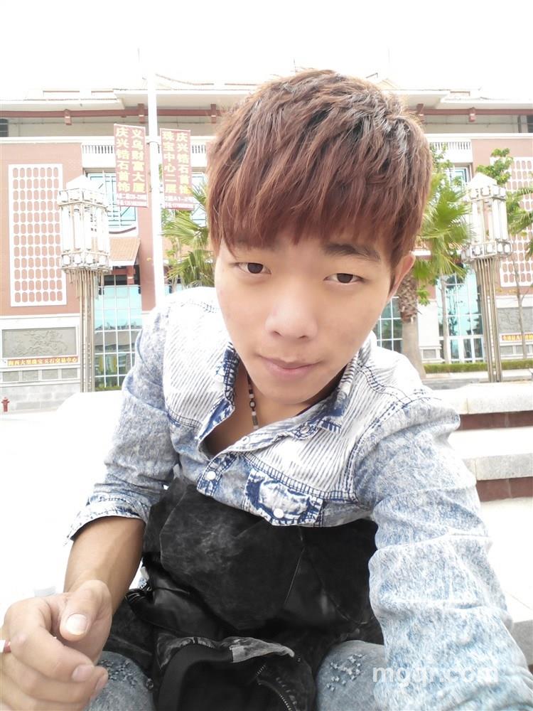 很笨很天真的头像