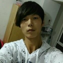 俯下身丶吻你的头像