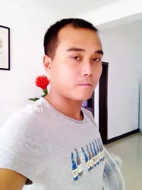 两个陌生人的浪漫的头像