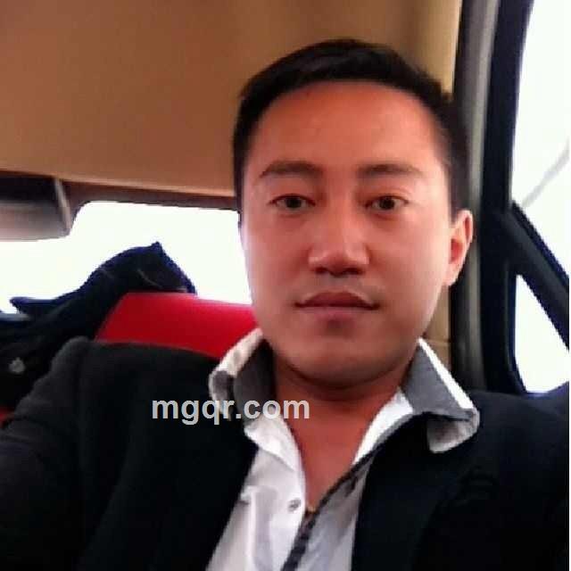 转身微笑的头像