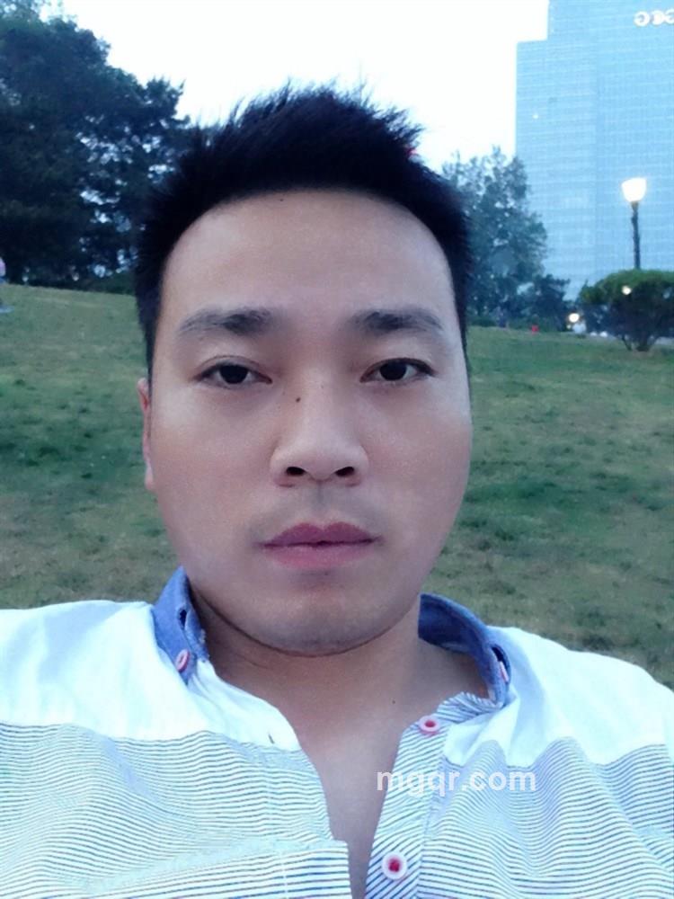 站在山上看海的头像