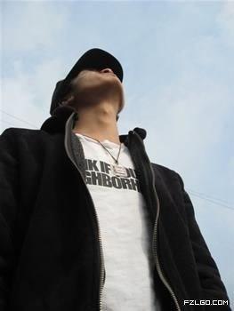 偶尔孤寂的夜的头像