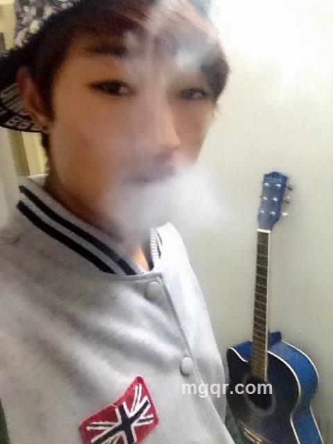 嘴硬的女人欠吻的头像