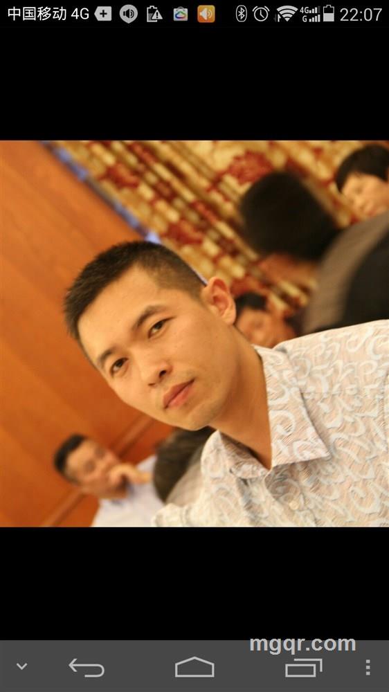 峭壁之上的头像