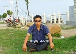 黑白地主的头像