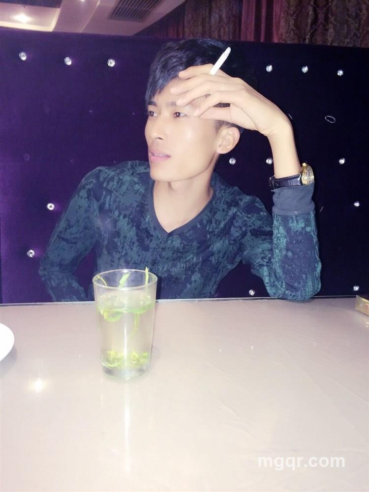 别别扭扭男男女女的头像