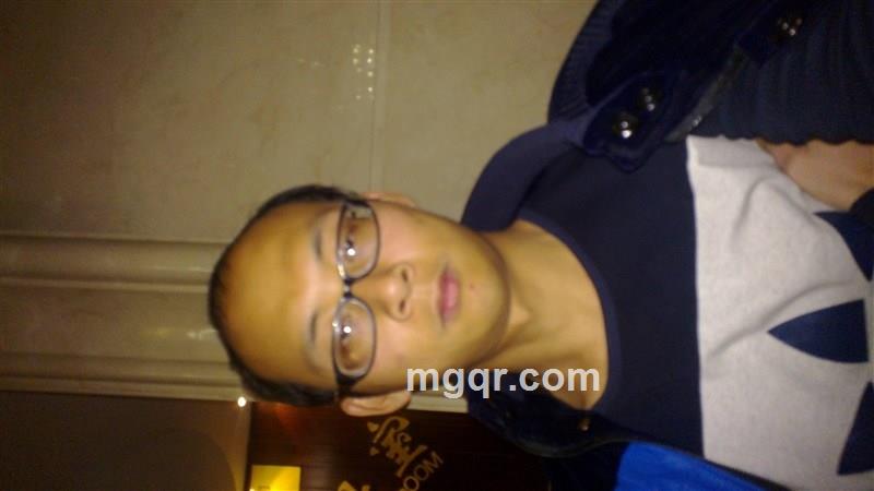 不很肥美的猪的头像