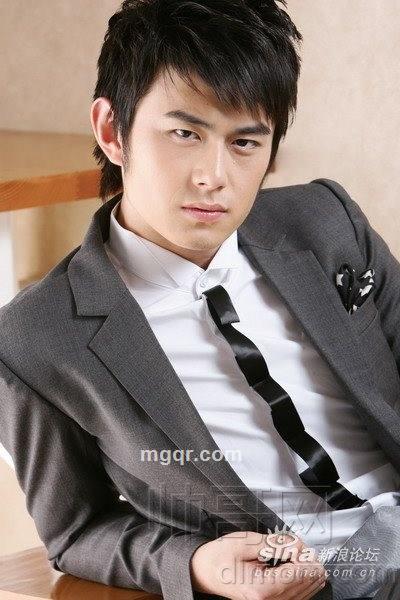 会按摩的帅哥的头像