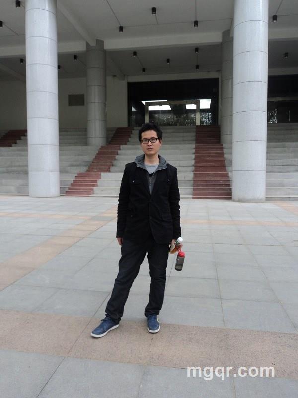 小熊爱吃糖的头像