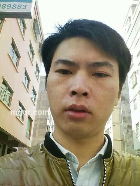 双肩背包哥的头像