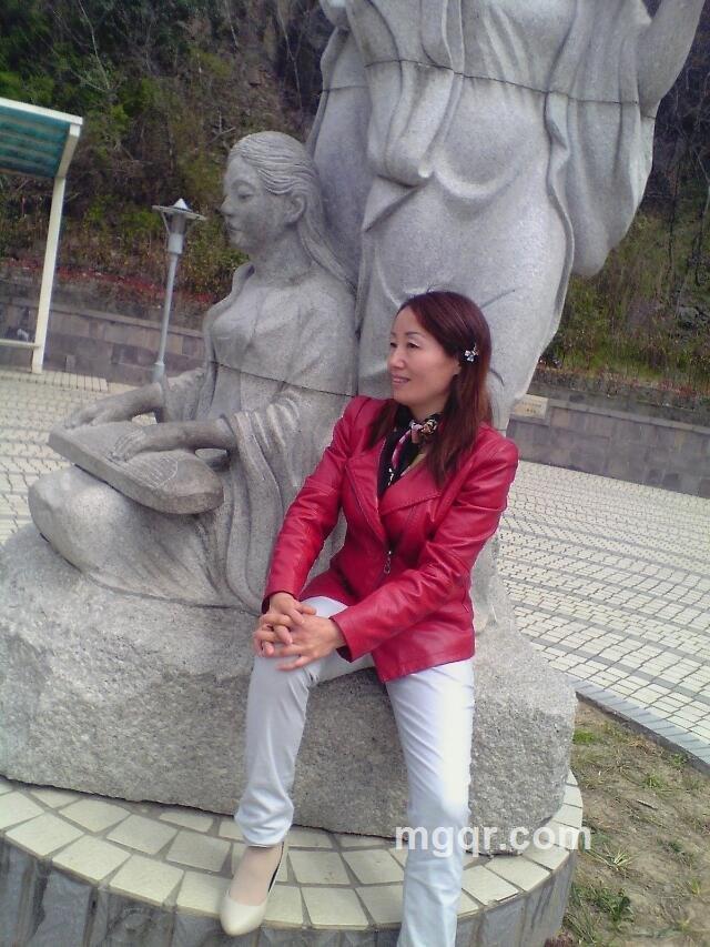 桃花朵朵的头像