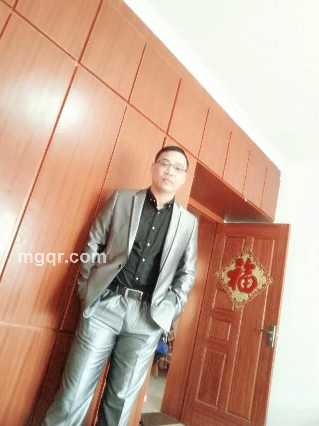 中灰狼哥哥的头像