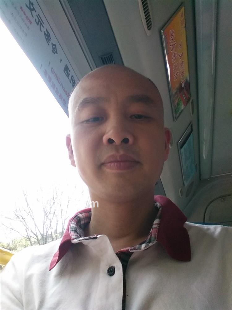 伟的头像
