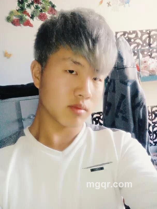 半夏微凉~的头像