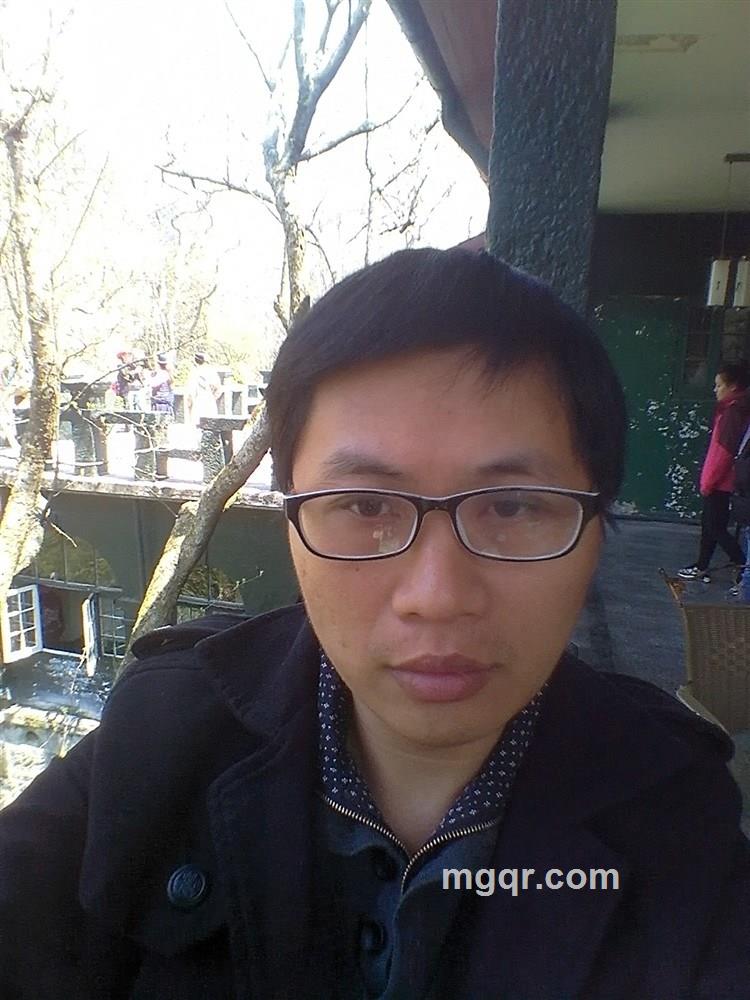 深秋的孤月的头像