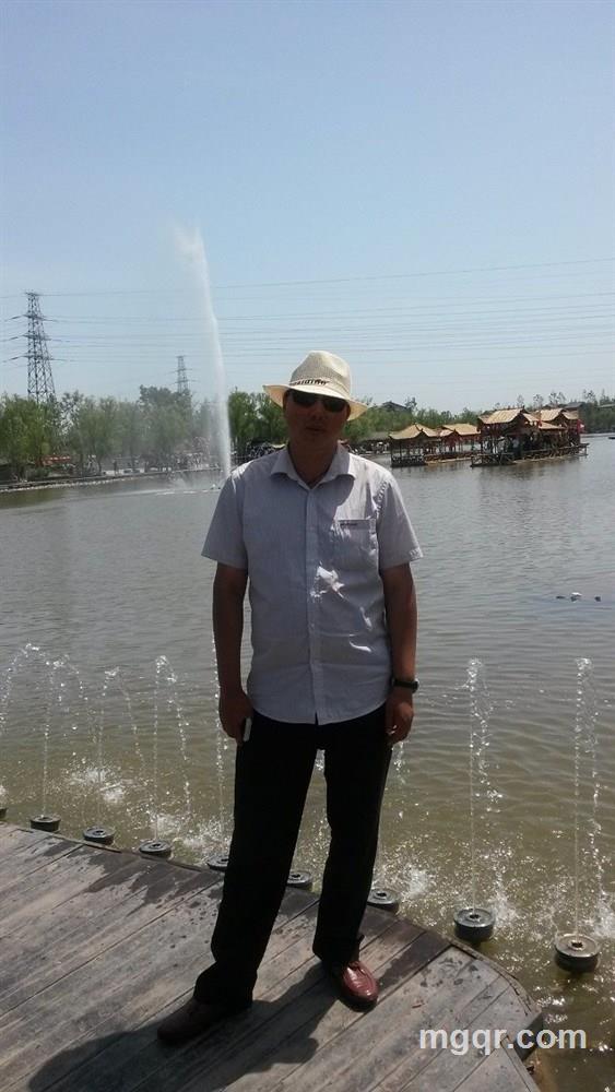 坐墙等红杏的头像