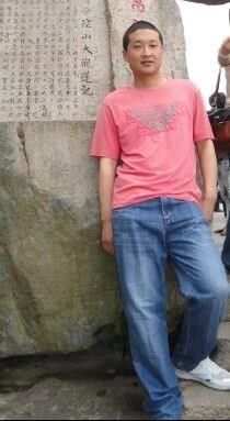 一个人孤单两个人坐爱的头像