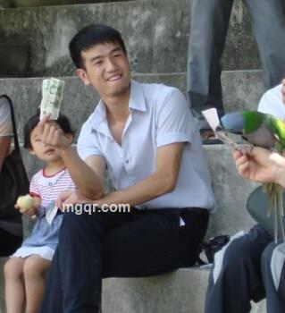 竟然有人的头像