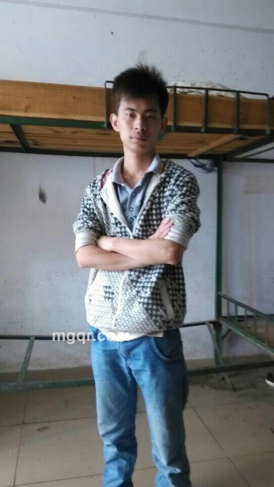 羞怯的男孩的头像