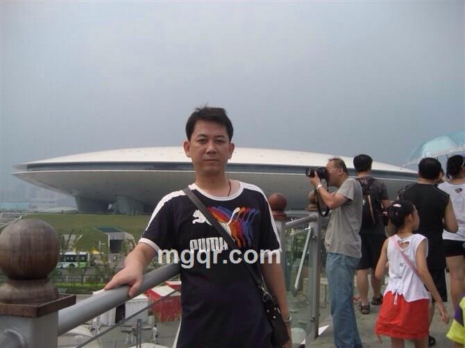 男人迷情的头像