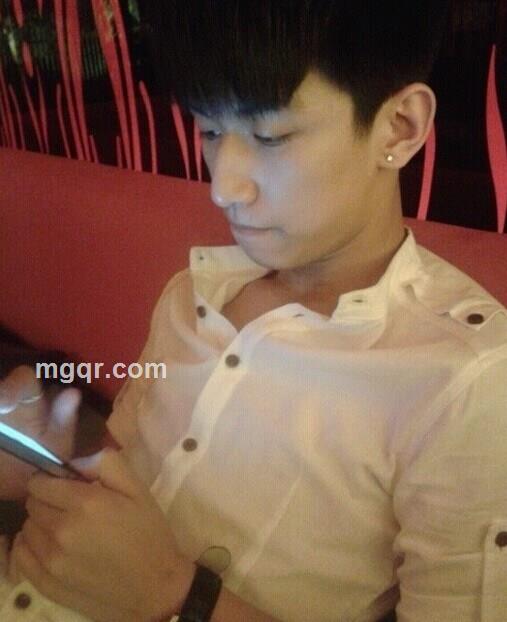 找个人亲密互动、的头像