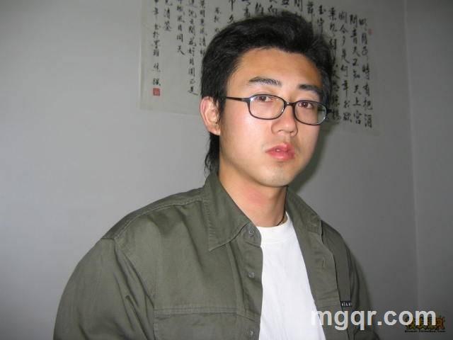 四眼蚂蚁的头像