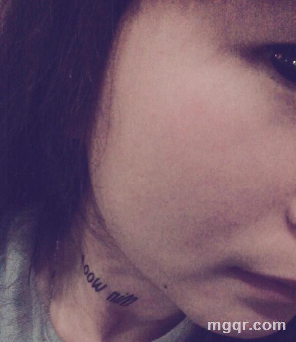 卖个小萌的头像