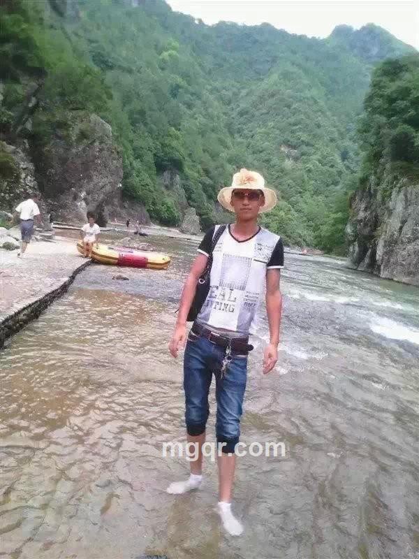 时间诋毁了我们的青春的头像