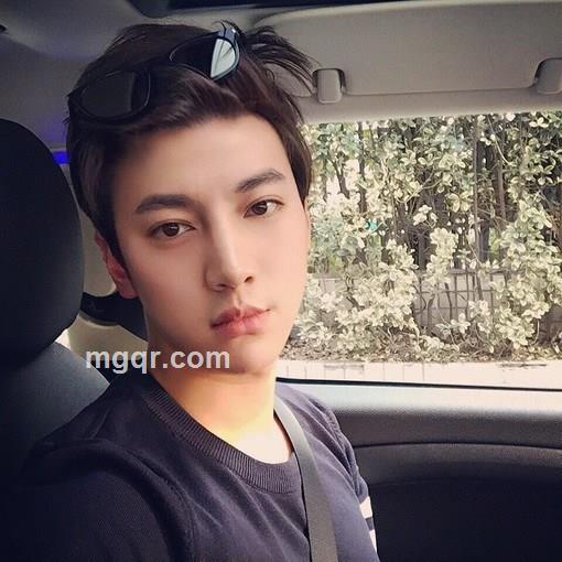 奥利弗-奎恩的头像