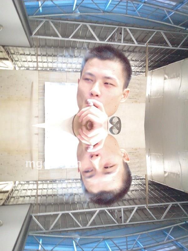 路上桥下的头像