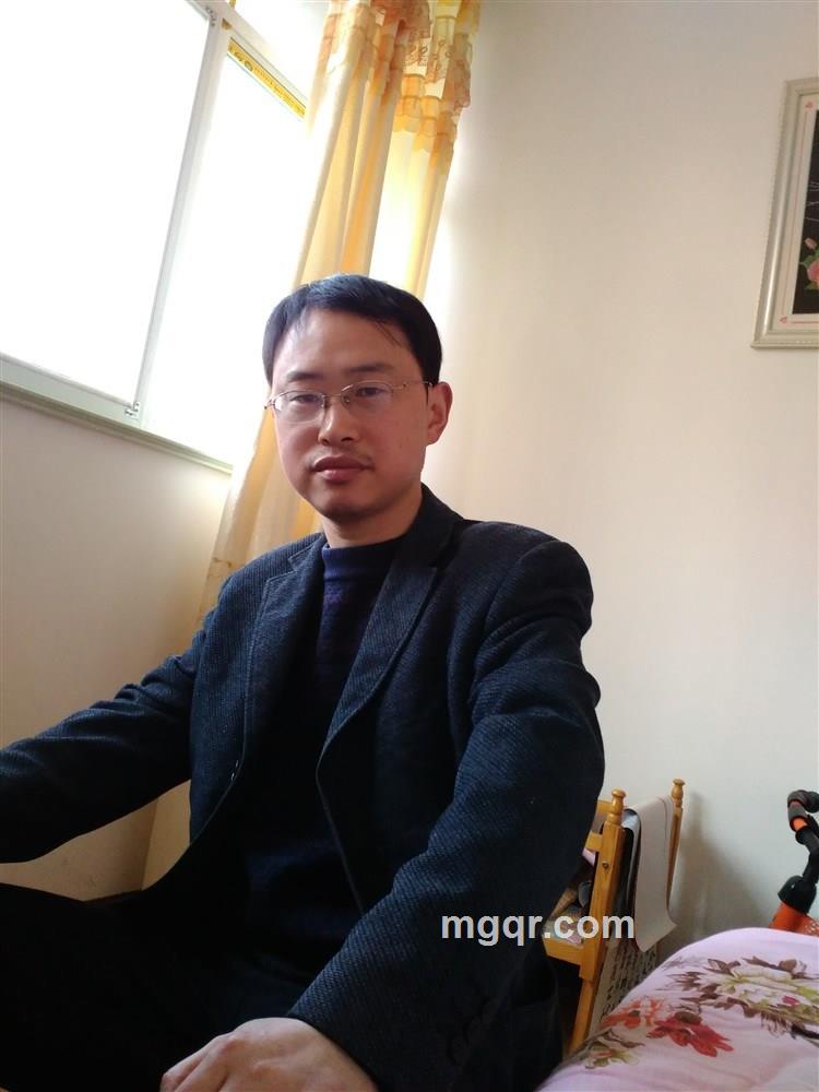 原野上的鹰的头像