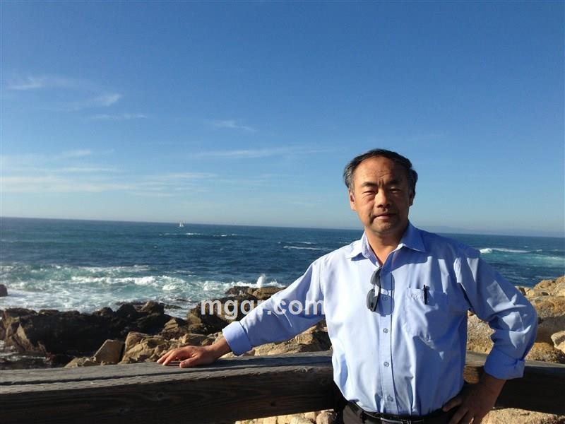 加州阳光男士的头像